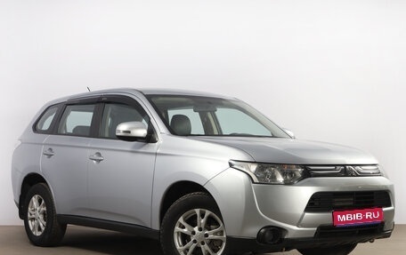 Mitsubishi Outlander III рестайлинг 3, 2013 год, 1 499 000 рублей, 1 фотография
