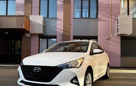 Hyundai Solaris II рестайлинг, 2021 год, 900 000 рублей, 9 фотография