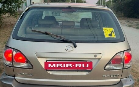 Lexus RX IV рестайлинг, 2001 год, 750 000 рублей, 2 фотография