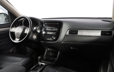 Mitsubishi Outlander III рестайлинг 3, 2013 год, 1 499 000 рублей, 7 фотография