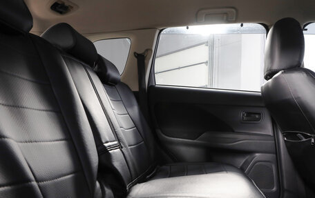 Mitsubishi Outlander III рестайлинг 3, 2013 год, 1 499 000 рублей, 14 фотография
