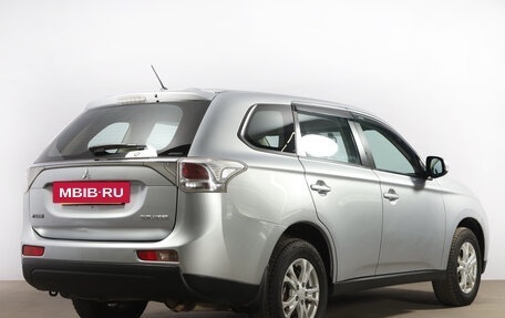 Mitsubishi Outlander III рестайлинг 3, 2013 год, 1 499 000 рублей, 6 фотография
