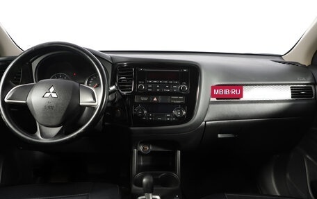 Mitsubishi Outlander III рестайлинг 3, 2013 год, 1 499 000 рублей, 8 фотография