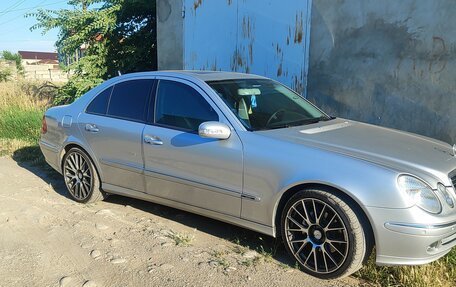 Mercedes-Benz E-Класс, 2005 год, 940 000 рублей, 2 фотография