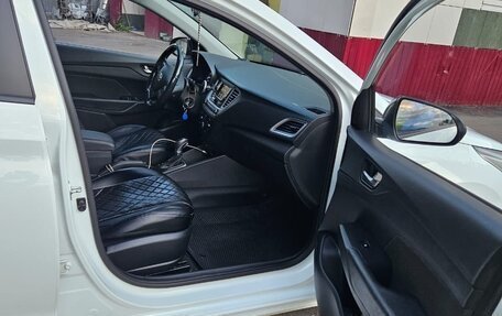 Hyundai Solaris II рестайлинг, 2019 год, 920 000 рублей, 5 фотография
