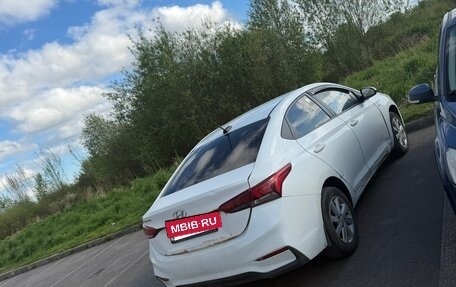 Hyundai Solaris II рестайлинг, 2017 год, 480 000 рублей, 3 фотография