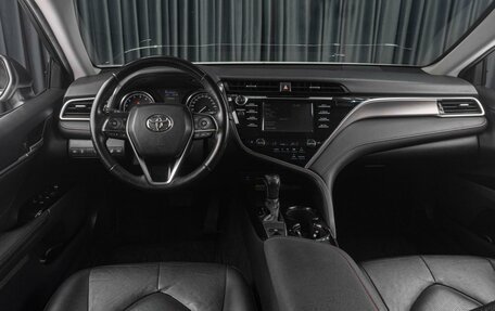 Toyota Camry, 2020 год, 3 239 000 рублей, 11 фотография