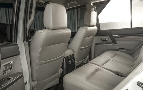 Mitsubishi Pajero IV, 2017 год, 2 899 000 рублей, 12 фотография