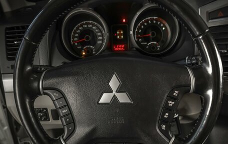 Mitsubishi Pajero IV, 2017 год, 2 899 000 рублей, 13 фотография