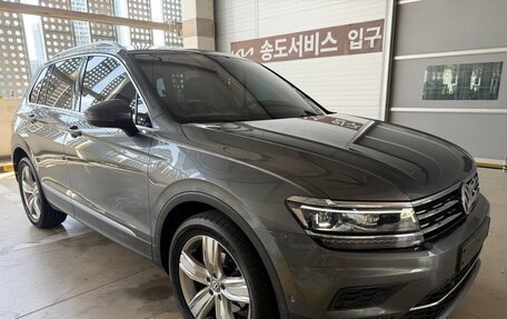Volkswagen Tiguan II, 2021 год, 2 199 100 рублей, 5 фотография