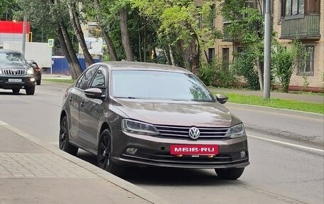 Volkswagen Jetta VI, 2015 год, 950 000 рублей, 2 фотография