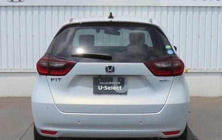 Honda Fit, 2020 год, 820 000 рублей, 4 фотография