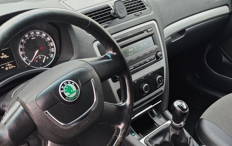 Skoda Octavia, 2011 год, 460 000 рублей, 10 фотография