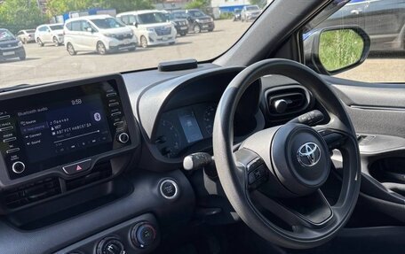 Toyota Yaris, 2021 год, 830 000 рублей, 9 фотография