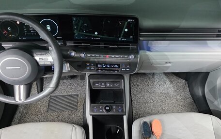 Hyundai Kona, 2023 год, 2 430 000 рублей, 8 фотография