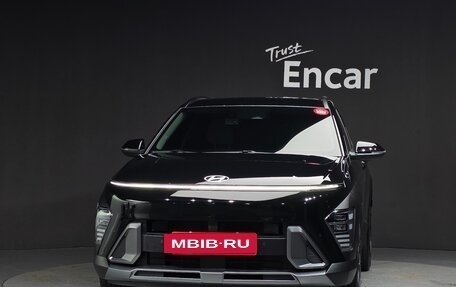 Hyundai Kona, 2023 год, 2 430 000 рублей, 2 фотография