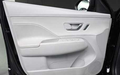 Hyundai Kona, 2023 год, 2 430 000 рублей, 11 фотография