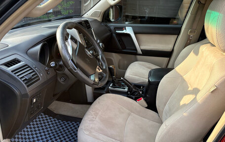 Toyota Land Cruiser Prado 150 рестайлинг 2, 2010 год, 2 300 000 рублей, 6 фотография