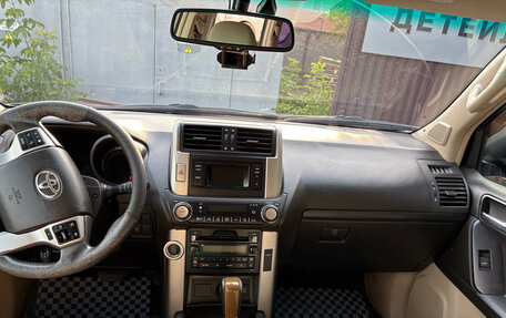 Toyota Land Cruiser Prado 150 рестайлинг 2, 2010 год, 2 300 000 рублей, 9 фотография