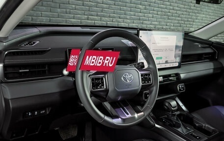 Toyota RAV4, 2025 год, 4 070 000 рублей, 13 фотография
