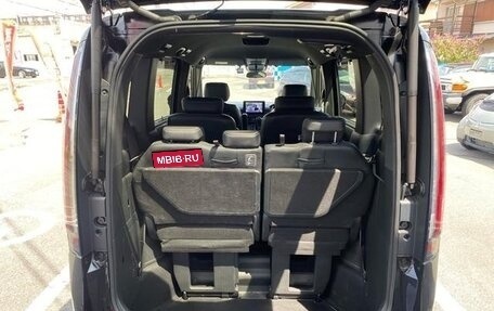 Honda Stepwgn, 2022 год, 2 160 520 рублей, 23 фотография