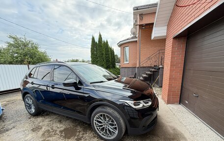 Volkswagen Tiguan II, 2021 год, 3 700 000 рублей, 2 фотография