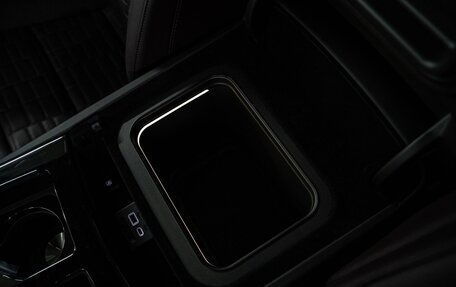 Cadillac Escalade V, 2024 год, 16 000 000 рублей, 16 фотография