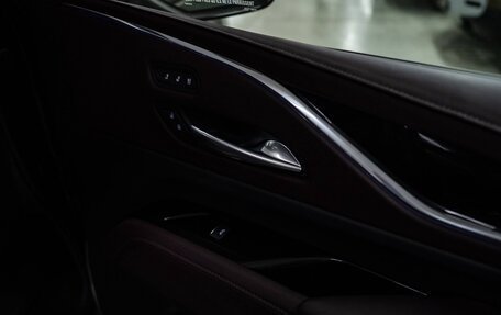 Cadillac Escalade V, 2024 год, 16 000 000 рублей, 34 фотография
