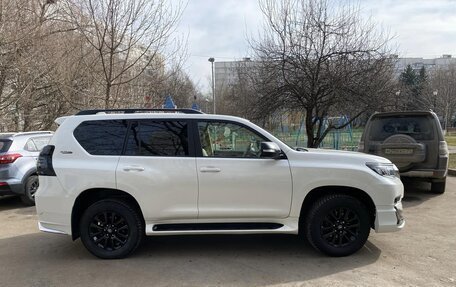 Toyota Land Cruiser Prado 150 рестайлинг 2, 2021 год, 8 200 000 рублей, 4 фотография