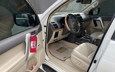 Toyota Land Cruiser Prado 150 рестайлинг 2, 2021 год, 8 200 000 рублей, 5 фотография