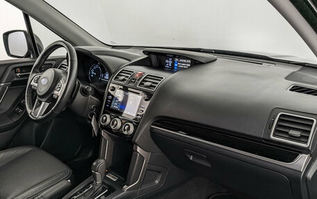 Subaru Forester, 2017 год, 2 425 000 рублей, 13 фотография