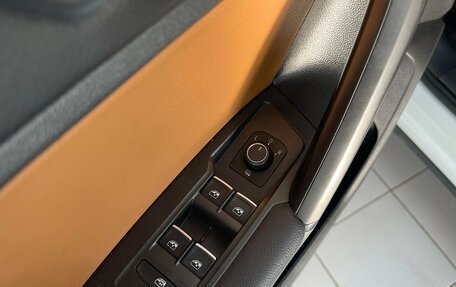 Volkswagen Tiguan II, 2019 год, 1 999 000 рублей, 13 фотография