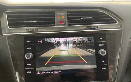 Volkswagen Tiguan II, 2019 год, 1 999 000 рублей, 19 фотография