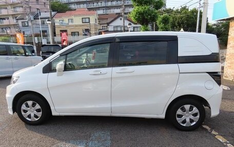 Honda Freed I, 2015 год, 654 000 рублей, 3 фотография