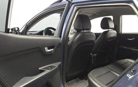 KIA Stonic, 2018 год, 1 214 000 рублей, 4 фотография
