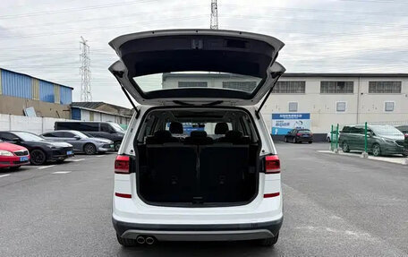 Volkswagen Touran III, 2022 год, 1 699 003 рублей, 10 фотография