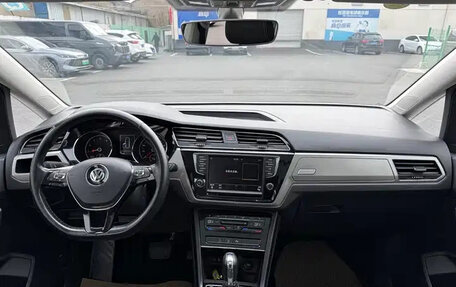 Volkswagen Touran III, 2022 год, 1 699 003 рублей, 12 фотография
