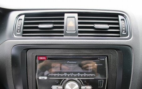 Volkswagen Jetta VI, 2013 год, 999 000 рублей, 12 фотография