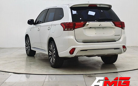 Mitsubishi Outlander III рестайлинг 3, 2021 год, 3 547 000 рублей, 2 фотография