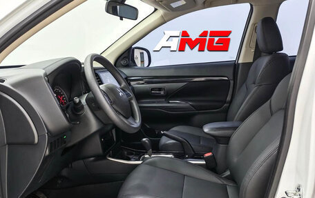 Mitsubishi Outlander III рестайлинг 3, 2021 год, 3 547 000 рублей, 5 фотография