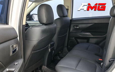 Mitsubishi Outlander III рестайлинг 3, 2021 год, 3 547 000 рублей, 6 фотография