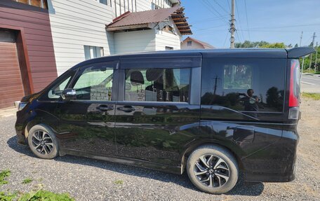 Honda Stepwgn IV, 2017 год, 1 850 000 рублей, 2 фотография
