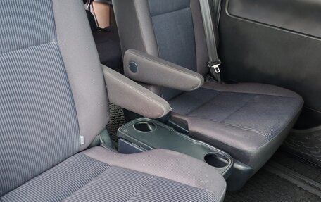 Toyota Voxy III, 2014 год, 1 750 000 рублей, 15 фотография