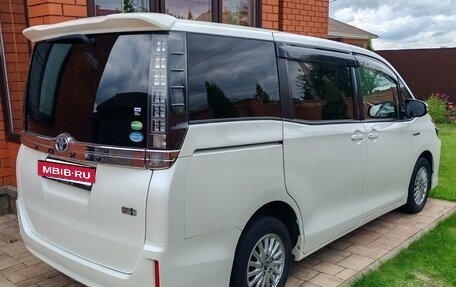 Toyota Voxy III, 2014 год, 1 750 000 рублей, 9 фотография