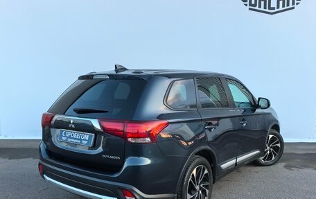 Mitsubishi Outlander III рестайлинг 3, 2018 год, 1 730 000 рублей, 2 фотография