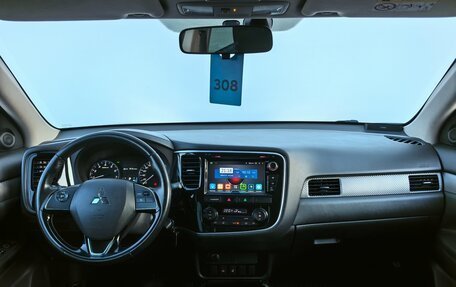 Mitsubishi Outlander III рестайлинг 3, 2018 год, 1 730 000 рублей, 10 фотография