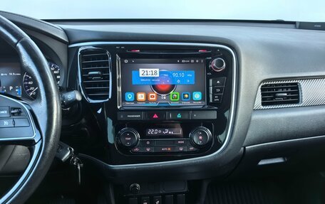 Mitsubishi Outlander III рестайлинг 3, 2018 год, 1 730 000 рублей, 14 фотография