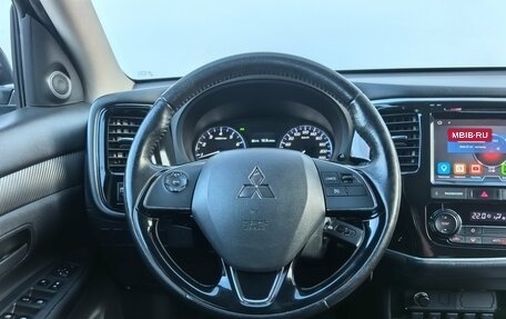 Mitsubishi Outlander III рестайлинг 3, 2018 год, 1 730 000 рублей, 13 фотография