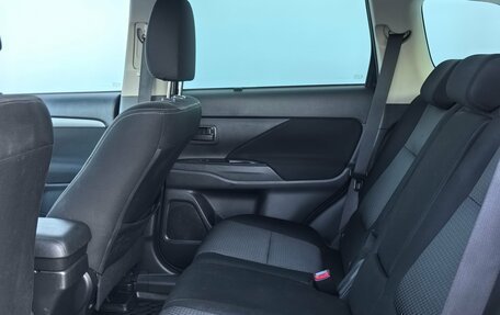 Mitsubishi Outlander III рестайлинг 3, 2018 год, 1 730 000 рублей, 18 фотография