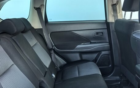 Mitsubishi Outlander III рестайлинг 3, 2018 год, 1 730 000 рублей, 20 фотография